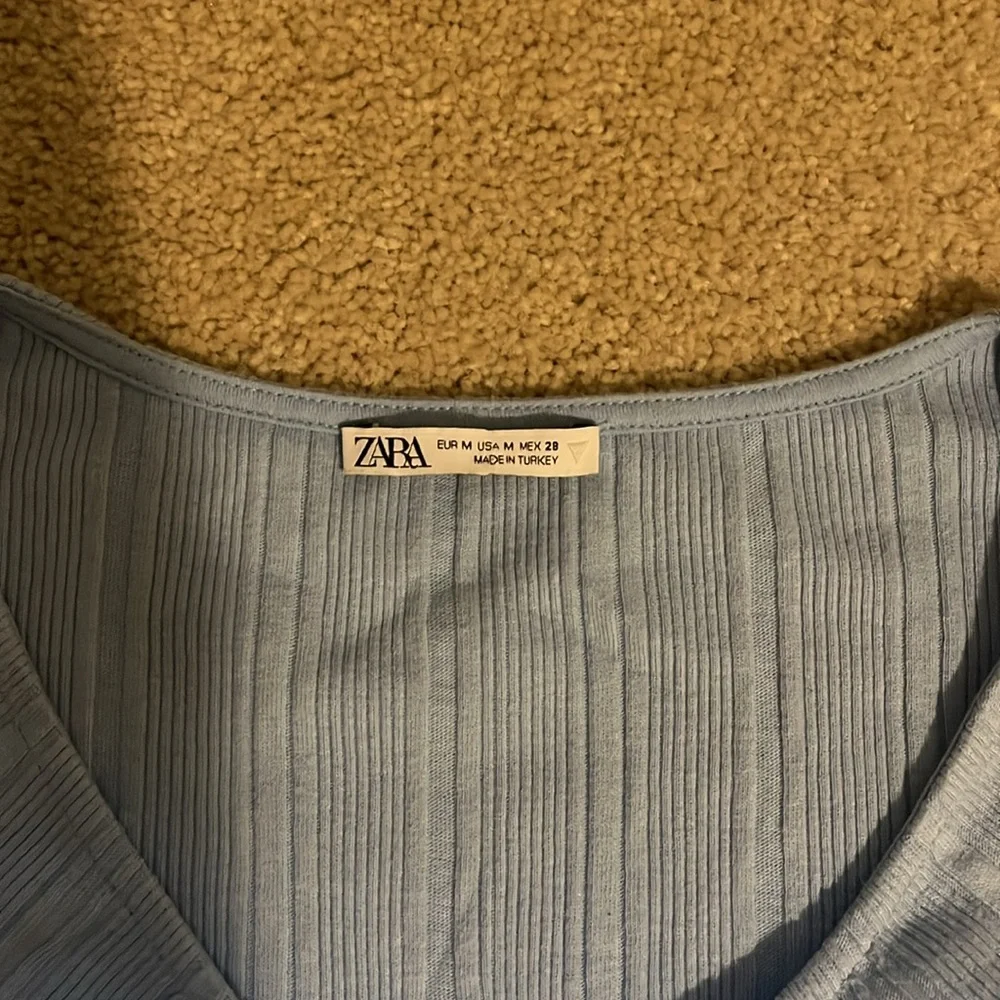 Zara Crop Top - Picture 2 of 4